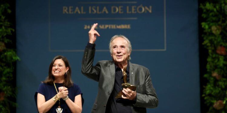 Joan Manuel Serrat critica a políticos y el rumbo de la democracia