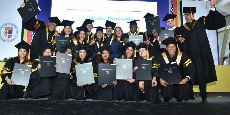 La Cátedra de Sostenibilidad “Alejandro E. Grullón E.” sigue creando líderes con conciencia