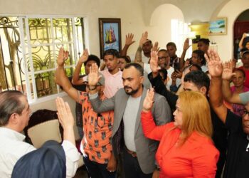 Francisco Javier García suma dirigentes del partido de Ramfis Trujillo