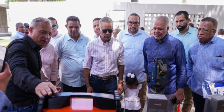 Joel Santos resalta aportes de energía y minería en la FILSD 2025