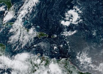 Persisten altas temperaturas y se esperan aguaceros en el interior