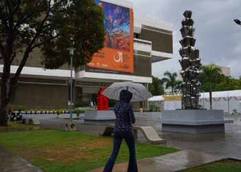 Las intensas lluvias obligan suspension Feria del Libro este viernes