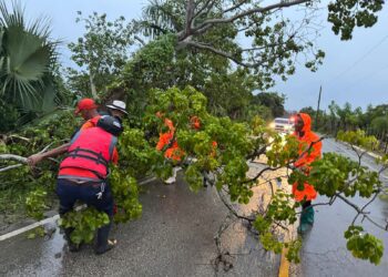 Lluvias e inundaciones golpean Azua y Monte Plata deja un muerto