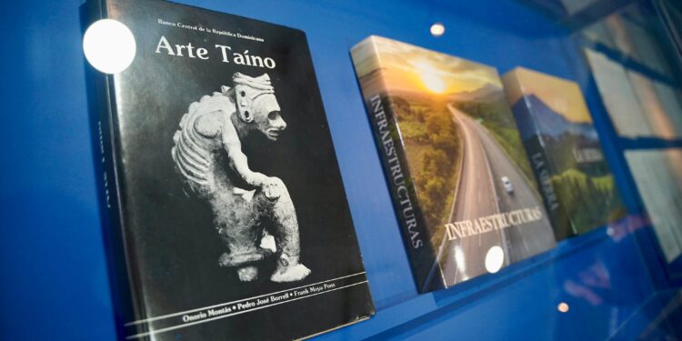 FILSD 2025 arranca entre lluvias, libros y homenajes