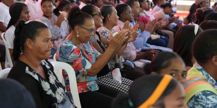 INDOTEL impulsa programa digital para 100 mil familias dominicanas