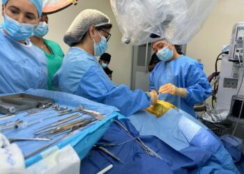 Hito en cirugía: realizan implante coclear a menor en el HOMS 