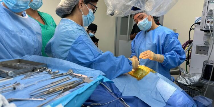 Hito en cirugía: realizan implante coclear a menor en el HOMS 