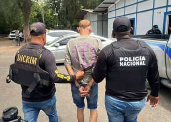 Cae uno de los asaltantes del anciano de 82 años en Santiago