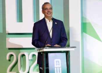 Presidente Abinader celebra récord en inversión extranjera en RD