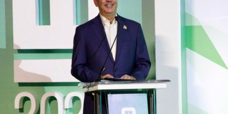 Presidente Abinader celebra récord en inversión extranjera en RD