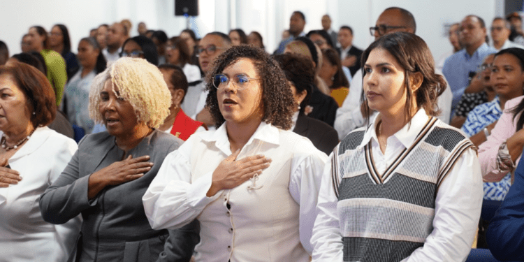 Más de 5 mil nuevos docentes iniciarán vuelo en el sistema educativo