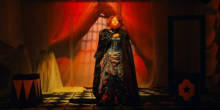 Sabrina Gómez revive a La Monstrua en el Teatro Nacional