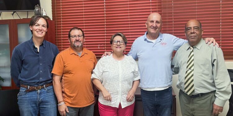 RD refuerza su red meteorológica con apoyo del Centro de Huracanes de EEUU