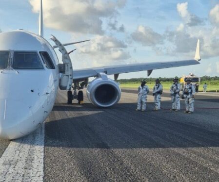 Aeronave de Sky High aterriza de emergencia en Las Américas; IDAC investiga