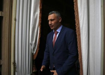 Rusia bombardea Kiev y ataca por primera vez una sede del gobierno