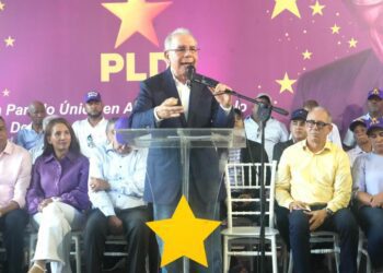 Danilo Medina acusa al Gobierno de abandonar medicamentos costosos