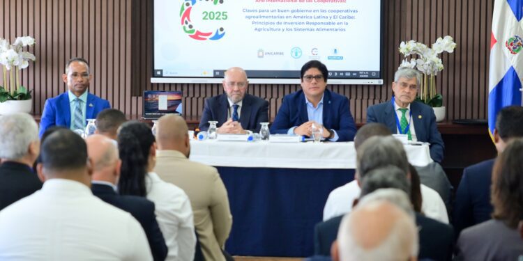 UNICARIBE desarrolla intensa jornada promueve desarrollo sostenible