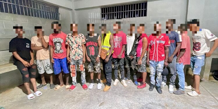 Migración detiene a más de 1,300 haitianos en operativos simultáneos