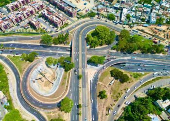 Abinader entrega paso a desnivel que revoluciona el tránsito en SDO