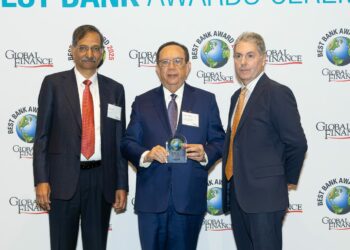 Valdez Albizu, entre los mejores gobernadores de bancos centrales del mundo