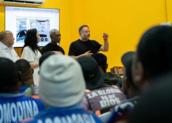 Inician proyectos para formación digital a más de 400 mil motoconchistas y colmaderos.