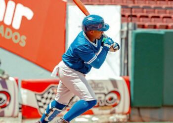 Licey despierta: da paliza a Gigantes con jonrón de Leyba