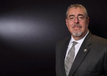 Arévalo denuncia 'golpe de estado' en Guatemala e invoca a la OEA