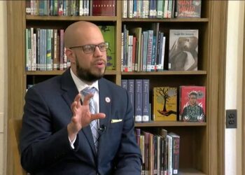 Alex Marrero podría ser el primer canciller dominicano en NYC