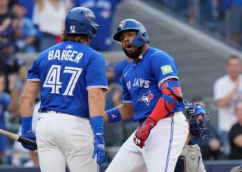 Paliza de Toronto a Yankees y golpe cervecero a Chicago sacuden los playoffs MLB