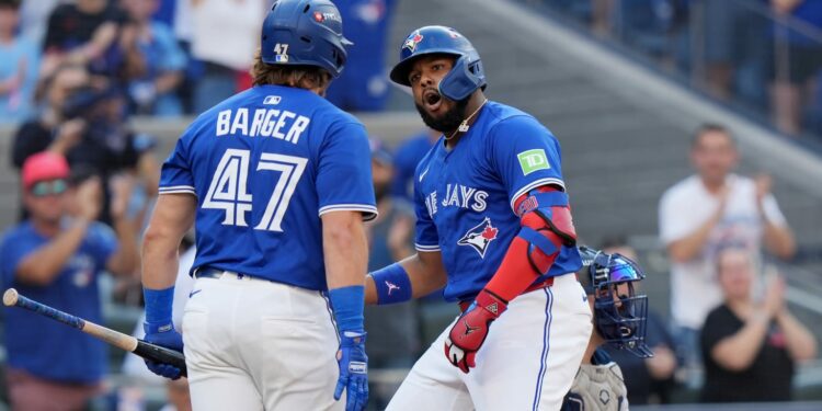 Paliza de Toronto a Yankees y golpe cervecero a Chicago sacuden los playoffs MLB