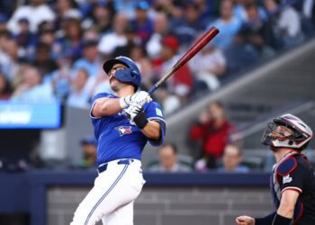Los Cubs vencen a Cerveceros y fuerzan el Juego 4 en MLB