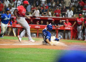 Licey deja tendidos al Escogido en dramático cierre 4-3