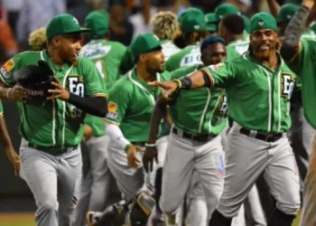 Estrellas inician con poder y vencen a los Toros 7-3