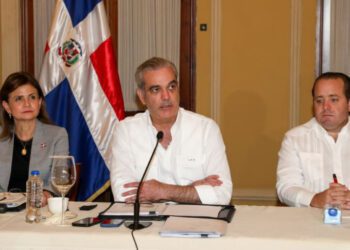 Suspenden docencias y reducen jornada laboral en provincias en alerta roja