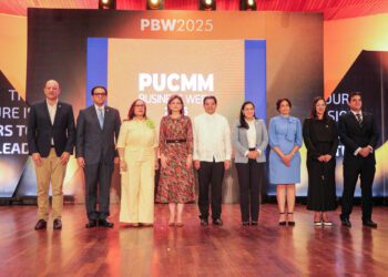 PUCMM impulsa liderazgo joven en Business Week 2025