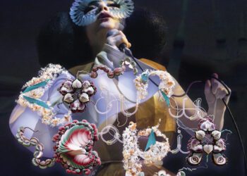 Björk lanza “Cornucopia”, su espectáculo más ambicioso