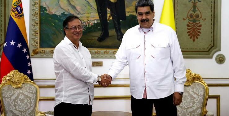 Nicolás Maduro arremete contra sanciones de EEUU a Gustavo Petro