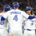 Toronto golpea primero a Dodgers con una avalancha ofensiva en la Serie Mundial