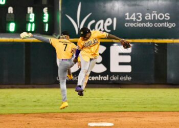 Águilas ganan vencen 9-8 a las Estrellas en San Pedro de Macorís