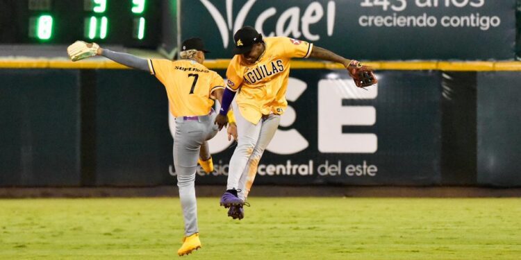 Águilas ganan vencen 9-8 a las Estrellas en San Pedro de Macorís