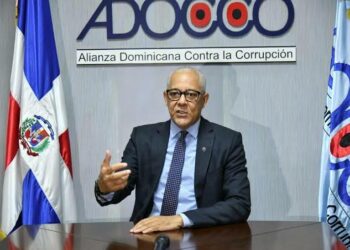 ADOCCO acusa a Carlos Pimentel de faltar a la verdad sobre licitación del INTRANT
