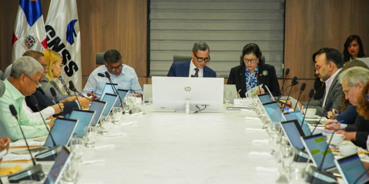 CNSS amplía cobertura médica e incluye tratamiento para VIH, hepatitis B y tuberculosis