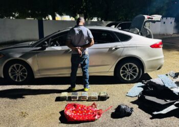 Decomisan diez mil gramos de cocaína en un auto en Barahona