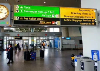 EE. UU. intensifica la vigilancia biométrica en salidas del país