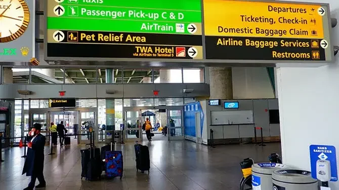 EE. UU. intensifica la vigilancia biométrica en salidas del país