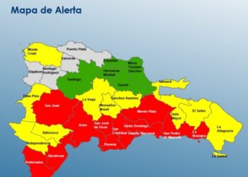 El COE con 12 provincias en Alerta Roja por amenaza de huracán