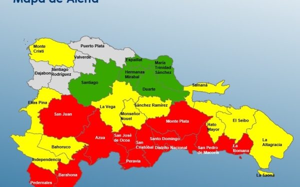 El COE con 12 provincias en Alerta Roja por amenaza de huracán