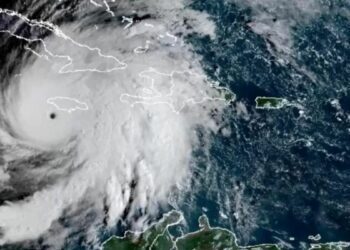 El huracán Melissa ya causa 49 muertes a su paso por el Caribe