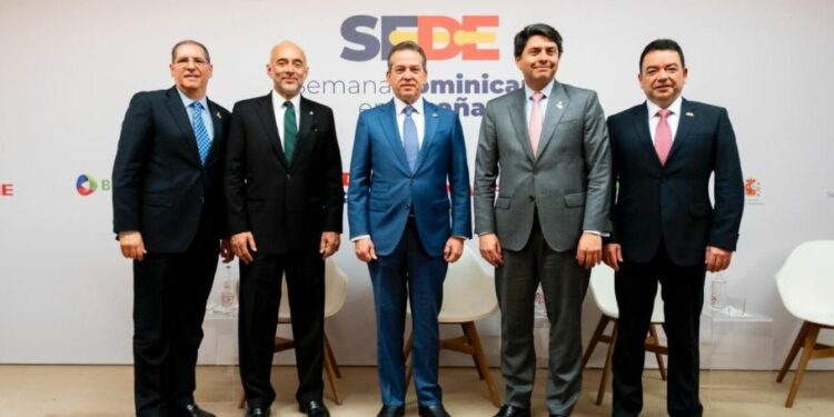 RD extiende la alfombra roja a España para invertir en manufactura avanzada