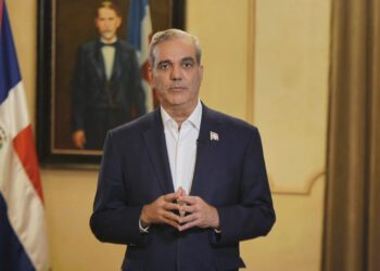 Abinader urge una transición rápida a la nueva fuerza "Antipandillas" en Haití